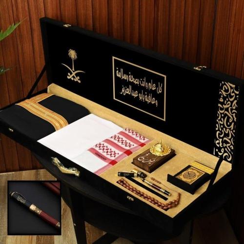هدايا رجالي ملكي بوكس بشت وشماغ وقماش للجميع المنا...