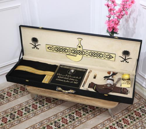 هدايا رجاليه بوكس خنجر وبشت حساوي فاخر مبخره اكرلك...