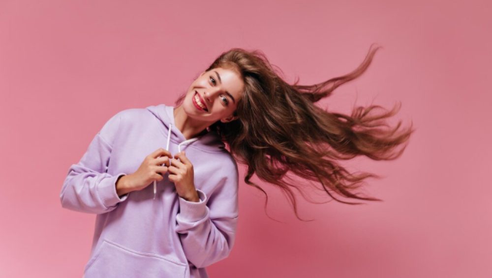 دليل اختيار زيوت عطرية أصلية للعناية بالشعر في السعودية