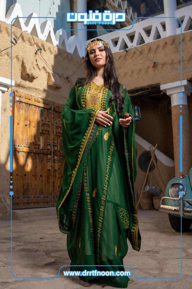 ملابس يوم التأسيس مسرح بشت فستان دقلة ثوب تراثي طقم بناتي ولادي نسائي