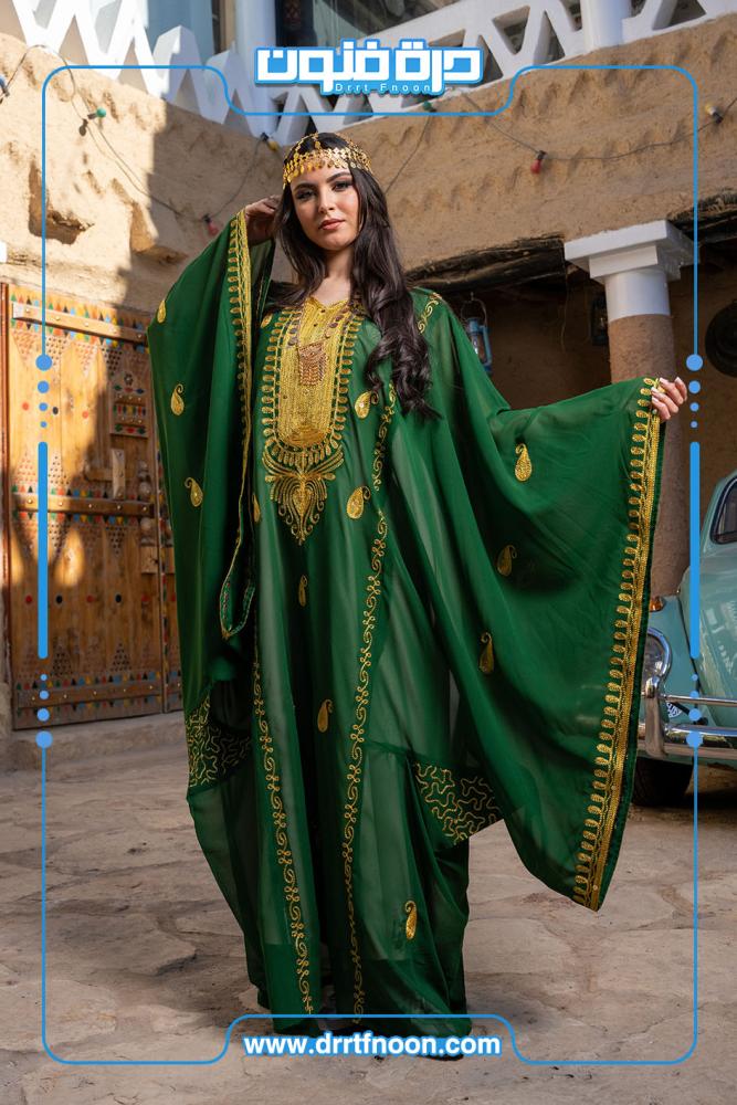 ملابس يوم التأسيس مسرح بشت فستان دقلة ثوب تراثي طقم بناتي ولادي نسائي