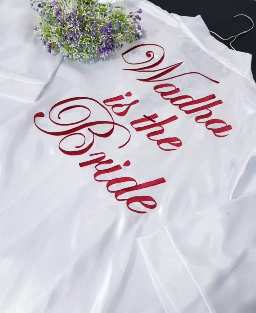 روب عرايس أبيض