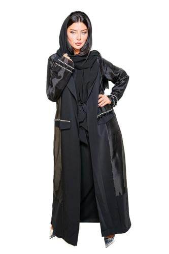 عبايه لون اسود مزينه بالكرستال 6051