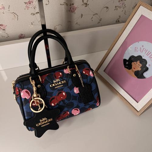 كوتش روان تشيري أزرق وأسود17cm+ تعليقة نجمة
