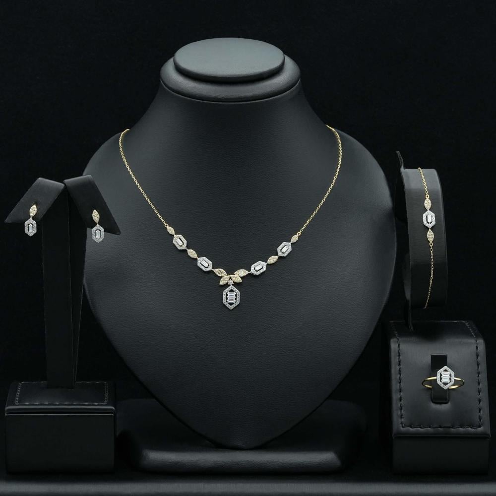 طقم ذهب عيار 18 (S4302)