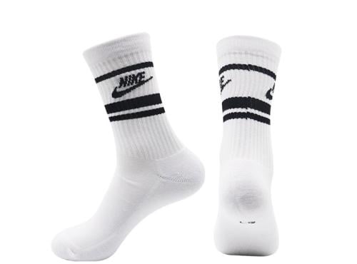 شراب Nike مخطط