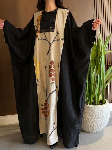 Ladies kaftan with embroidery and metallic sequins lenin