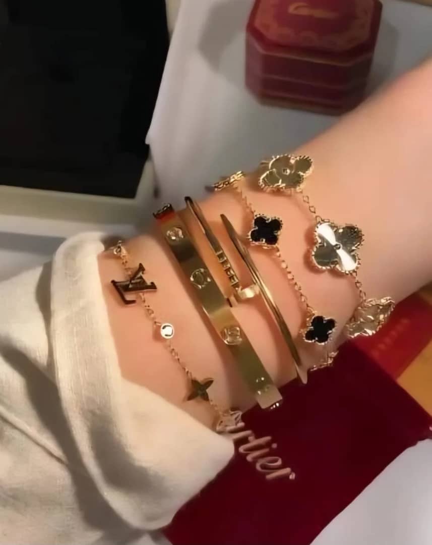 إسوارات