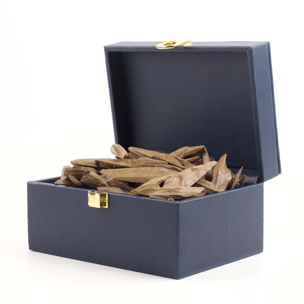 عود فيتنامي دبل سوبر LOC279 قطع فاخرة بلون بني طبيعي وعلبة زرقاء