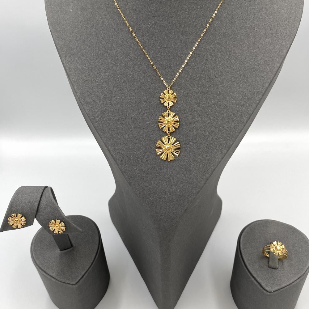 نصف طقم ذهب فاخر عيار 21 بوزن 5.3 جرام