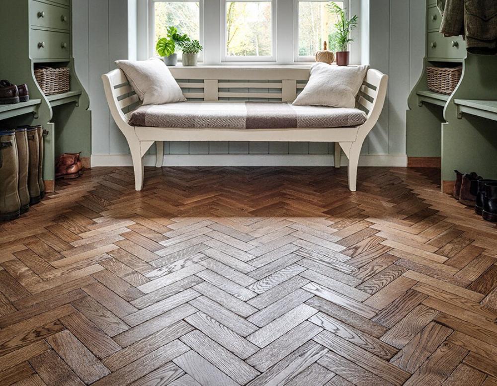 لون الباركيه وسحر الإتساع | دليلك لاختيار أفضل ألوان الباركيه للمنازل الصغيرة