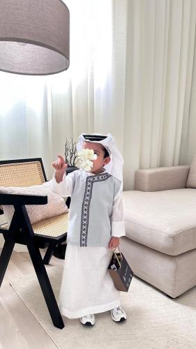 طقم ثوب سكري مع سديري تيفاني صيفي خفيف