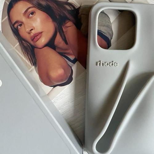 Rhode phone case بدون القلوس