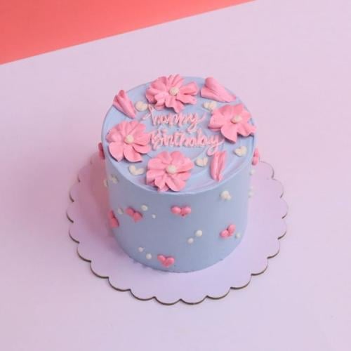 كيكه 4انش happy birthday مع رسم ورد