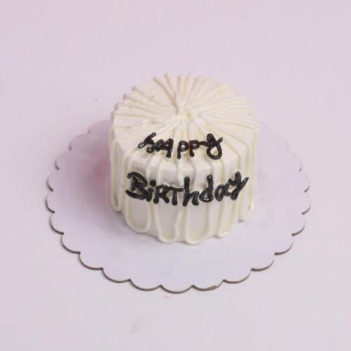كوري كيك Happy B D مع خطوط مستقيمه