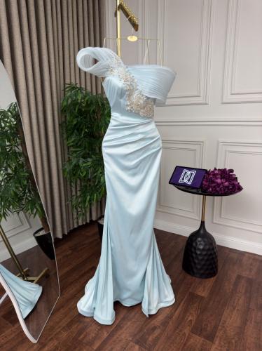فستان نسائي Dior