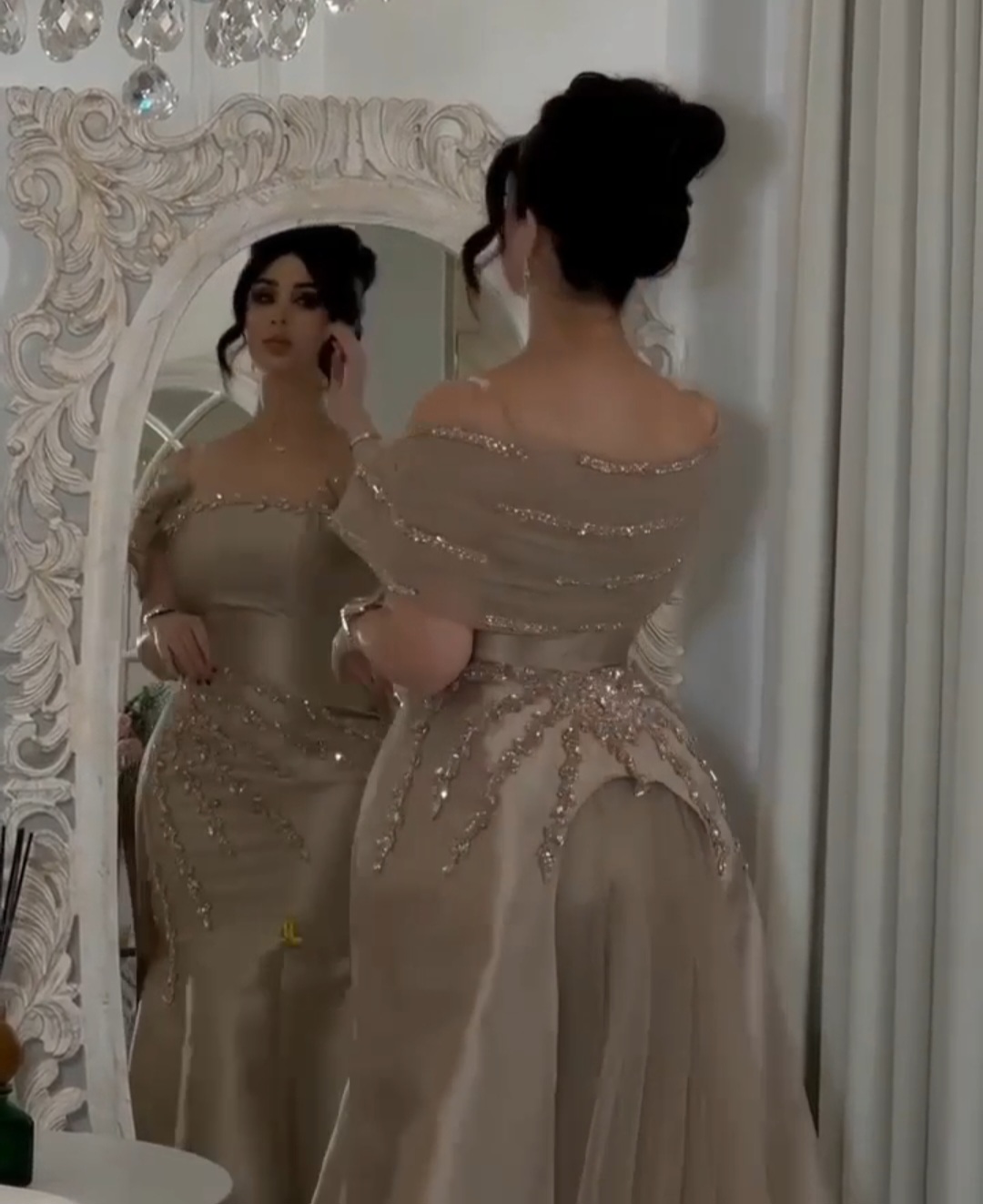 فستان نسائي سهره الخامه ميكادو تطريز شك يدوي راقي اللون  ذهبي Latina