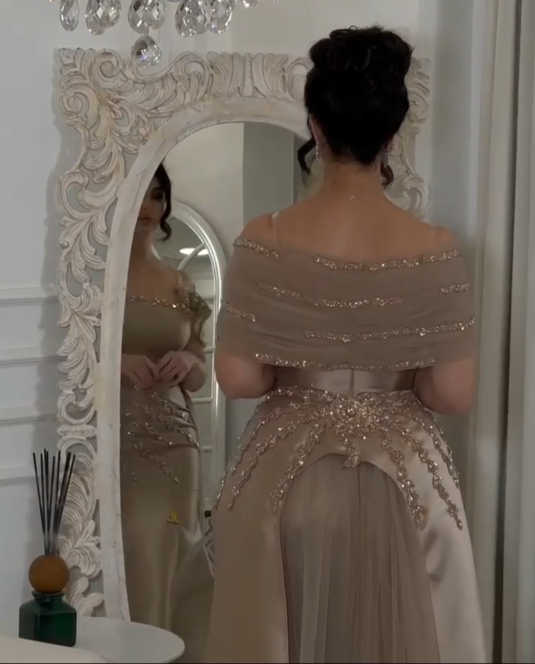 فستان نسائي سهره الخامه ميكادو تطريز شك يدوي راقي اللون  ذهبي Latina