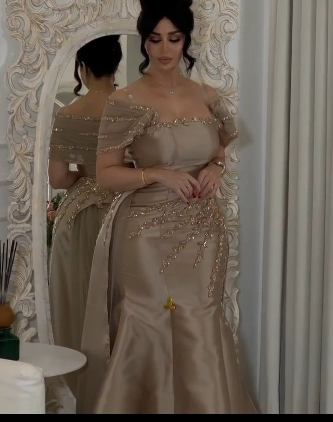 فستان نسائي سهره الخامه ميكادو تطريز شك يدوي راقي اللون  ذهبي Latina