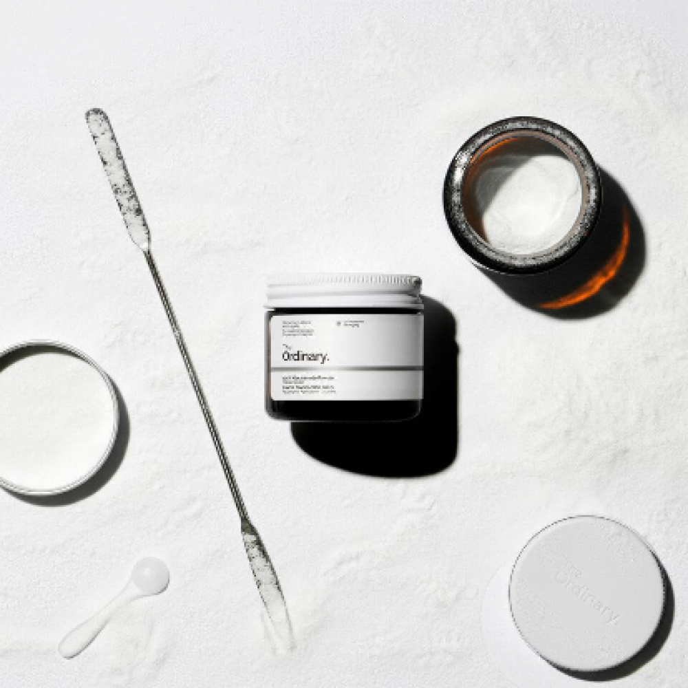 بودرة النيساميند لعلاج الحبوب the ordinary