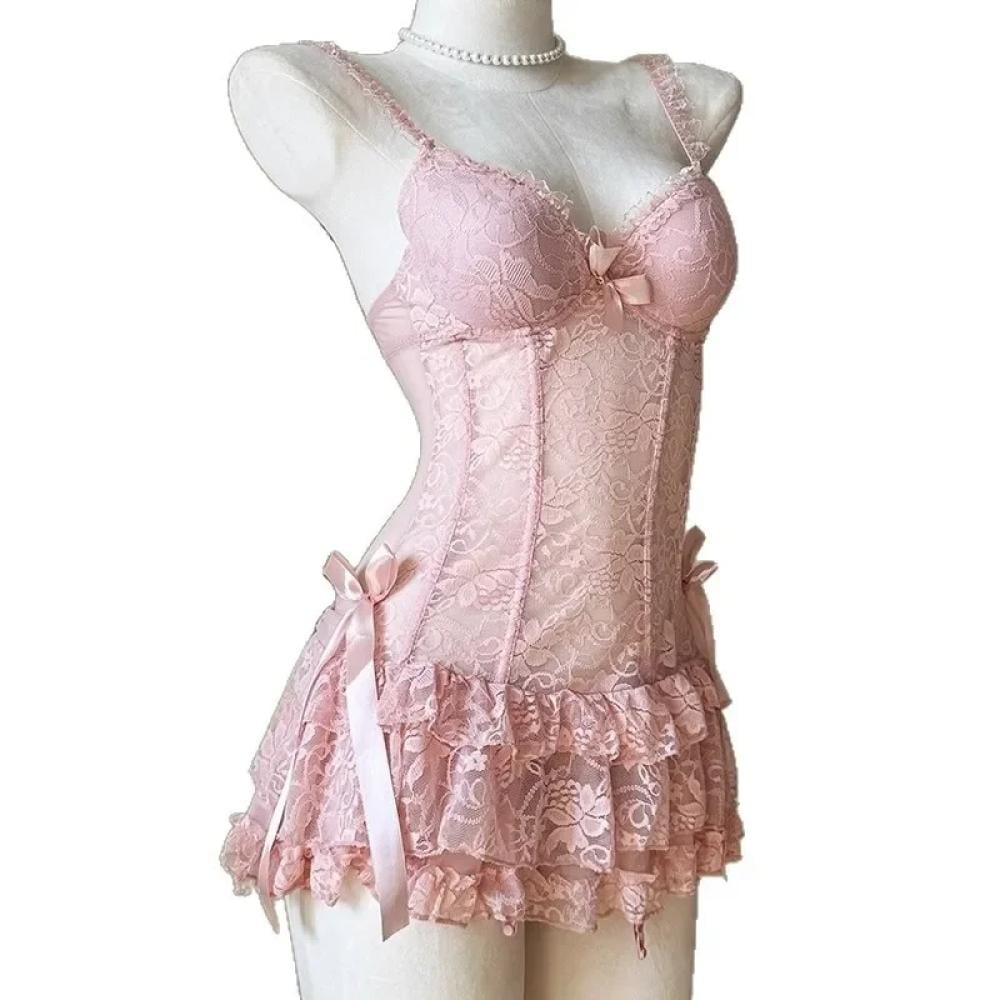 ملابس داخلية دانتيل