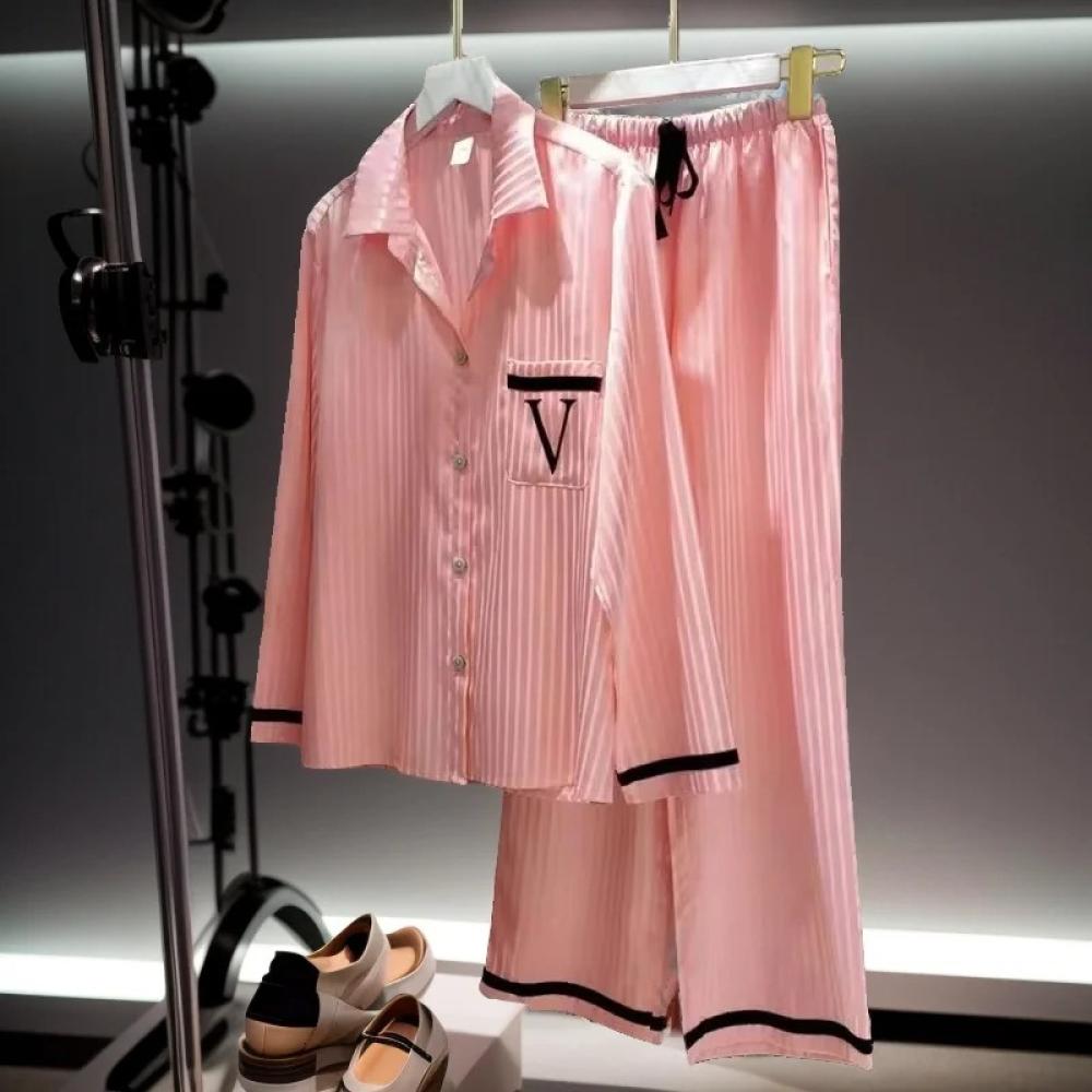 بيجامة حرير نسائي