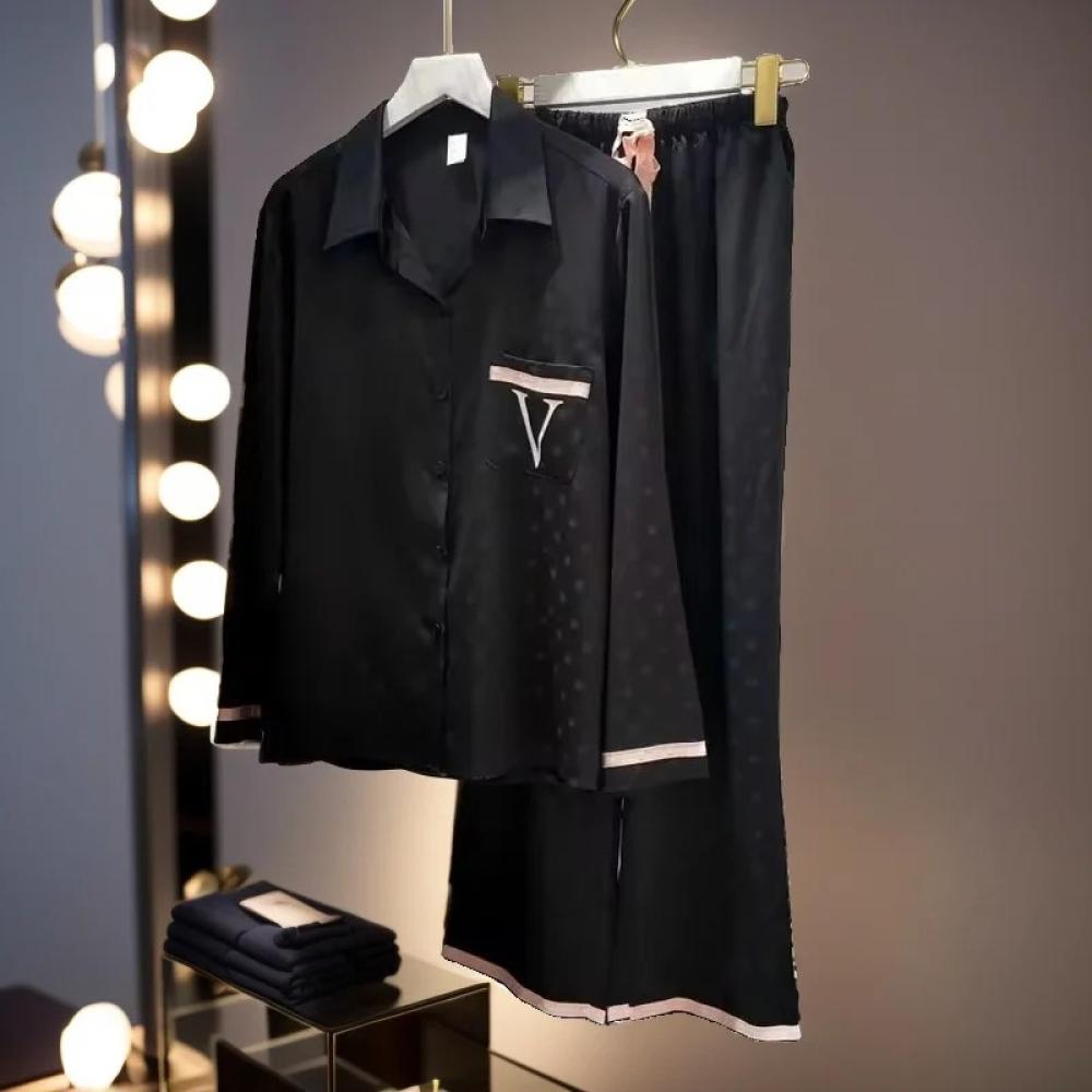 بيجامة حرير نسائي