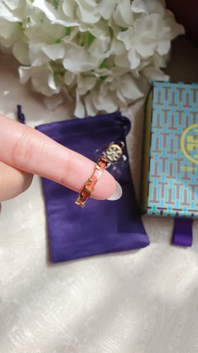 خاتم ماركة توري بورتش