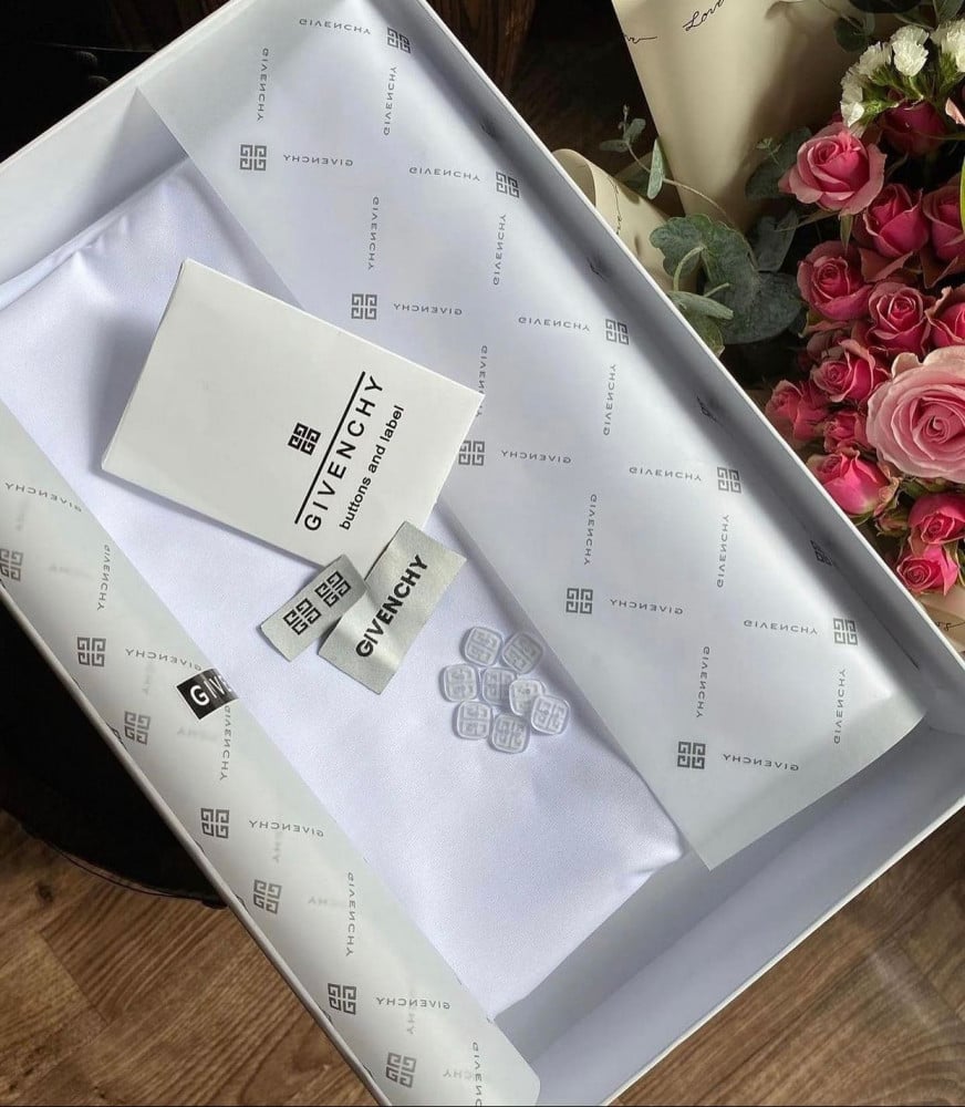 قماش جيفينشي تترون ابيض