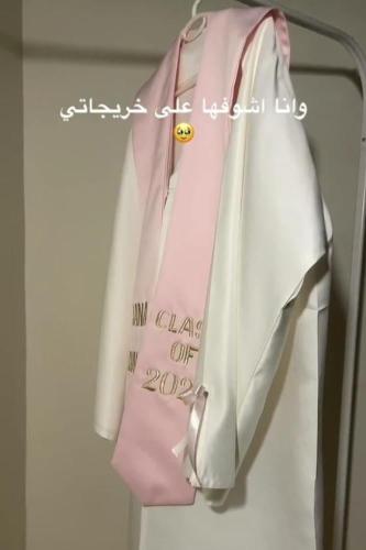 عبايات تخرج 2024