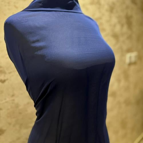 قماش شيفون لون كحلي .