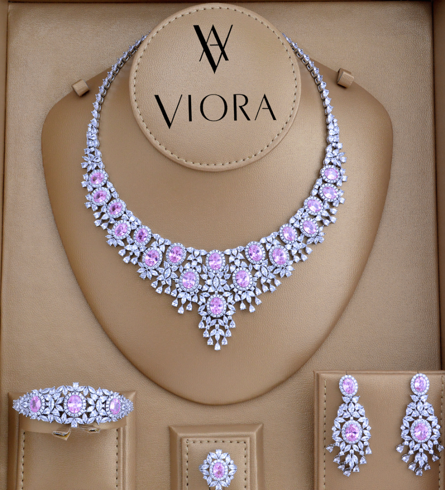 طقم ملون تصميم ألماس