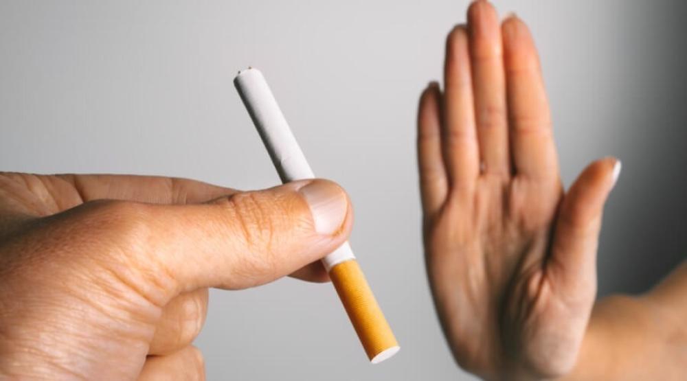 هل يوجد نيكوتين صحي؟ نظرة على أنواع النيكوتين والمخاطر والفوائد المحتملة لكل نوع