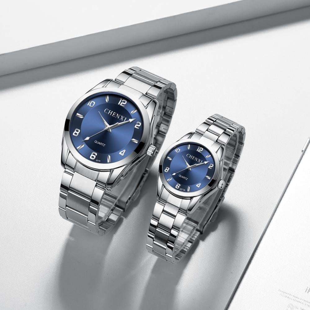طقم ساعات الزوجين رجالية ونسائية باللون الفضي والأزرق