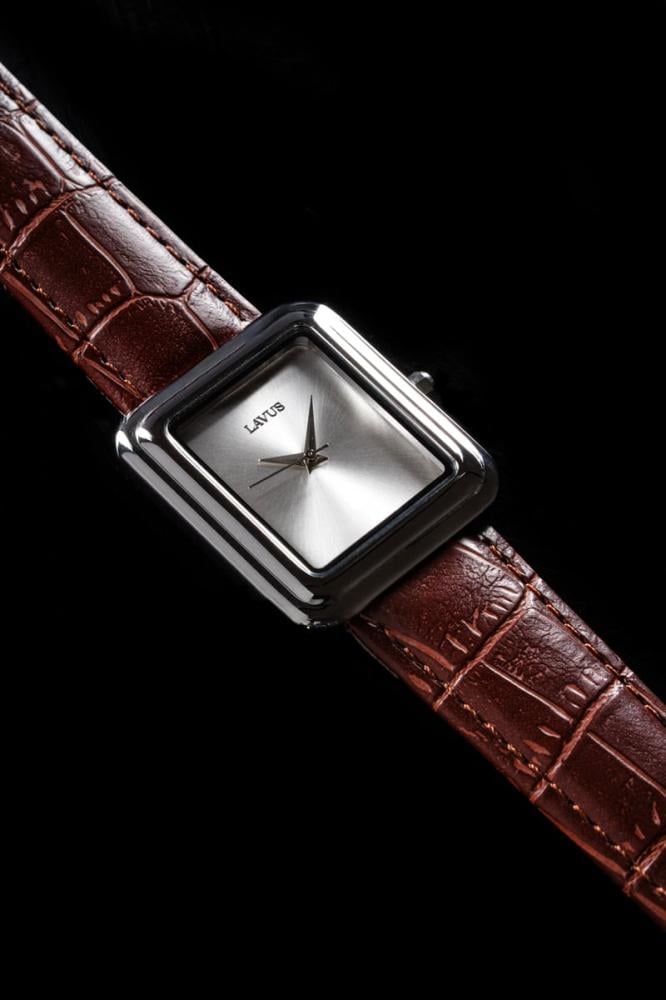 ساعة رجالية جلد بلون بني