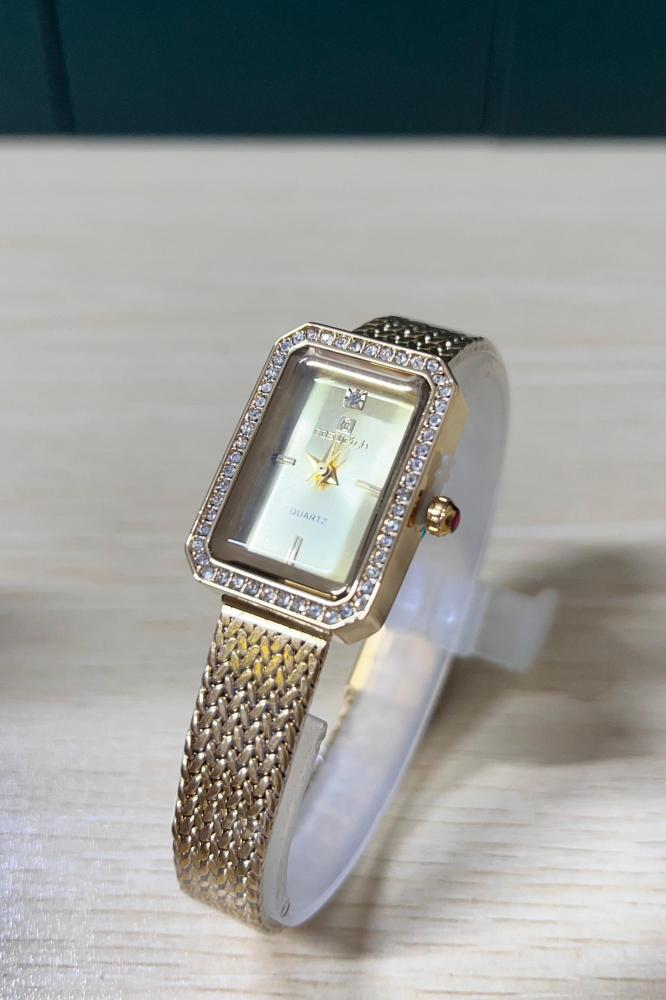 ساعة نسائية عملية ستيل بلون ذهبي