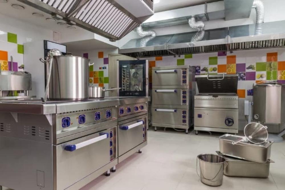 لا تبحث في الحراج! معدات المطاعم بالرياض من مصنع سعودي مضمون