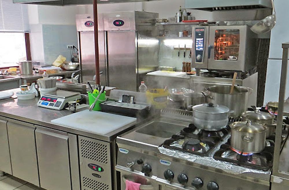 شركات تجهيز المطابخ في السعودية: دليلك لاختيار الشريك المثالي لنجاح مشروعك