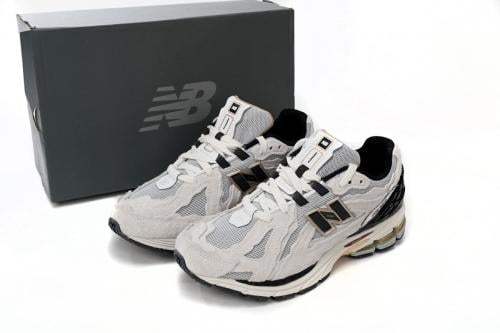 حذاء New Balance 1906D بتصميم رياضي