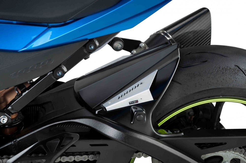 رفرف خلفي مع غطاء الجنزير أسود من شركة بيوق الاسبانية للسوزوكي GSXR1000-GSXR1000R موديلات 2017-2025