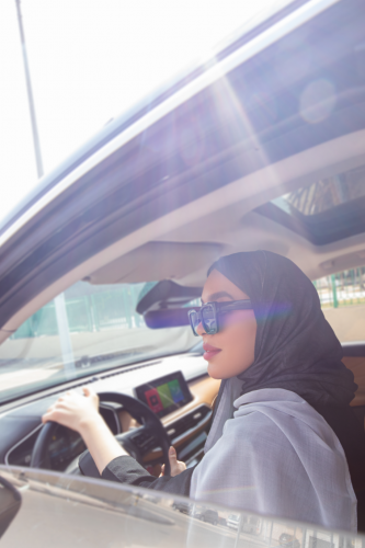 طرحه بوال وجهين اللون الاسود والابيض