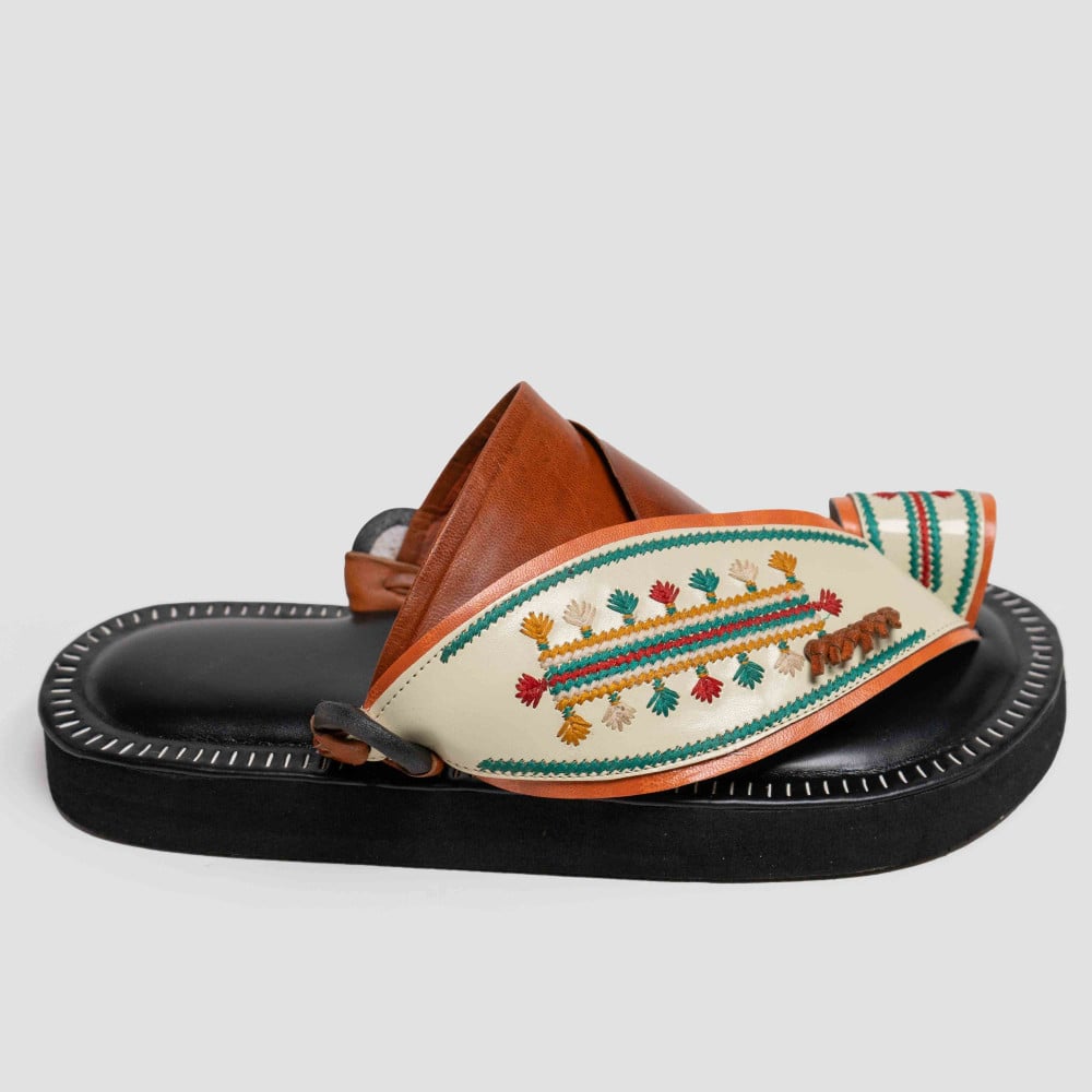 حذاء شرقي CLT 2005
