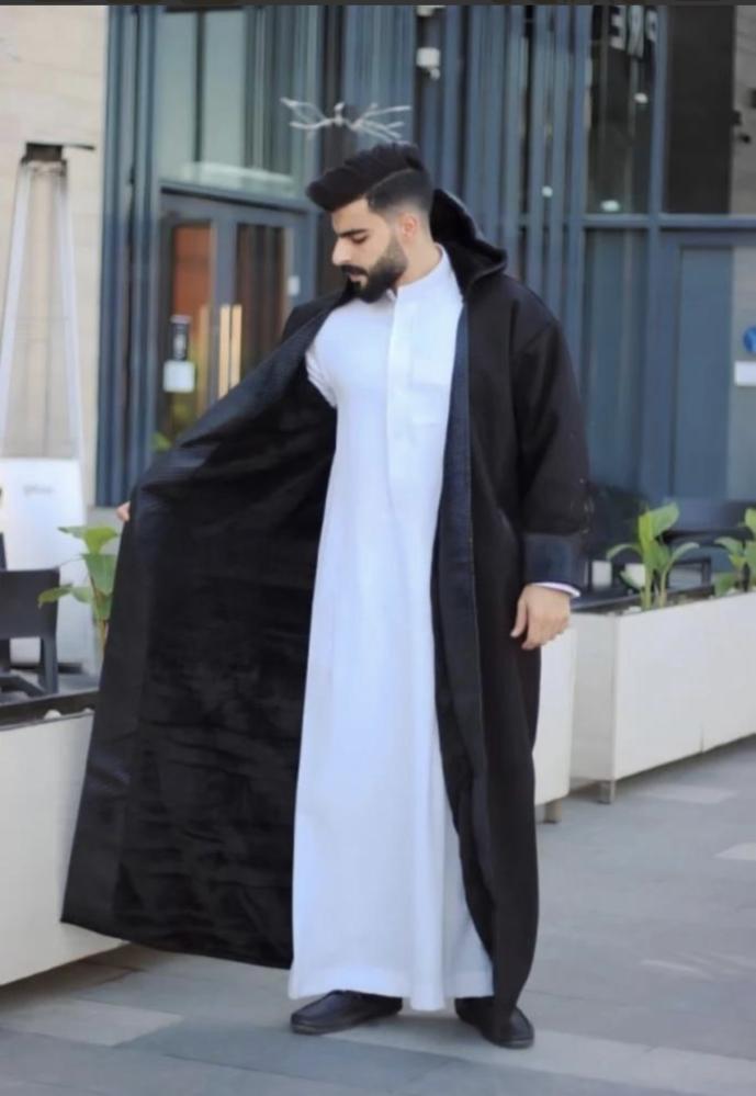 فروه شتويه يجلد لون اسود