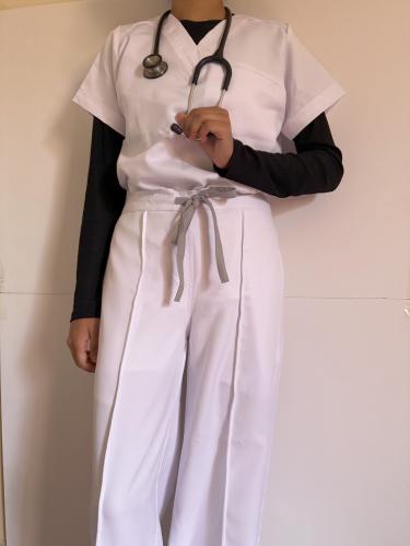Formal scrub - ابيض