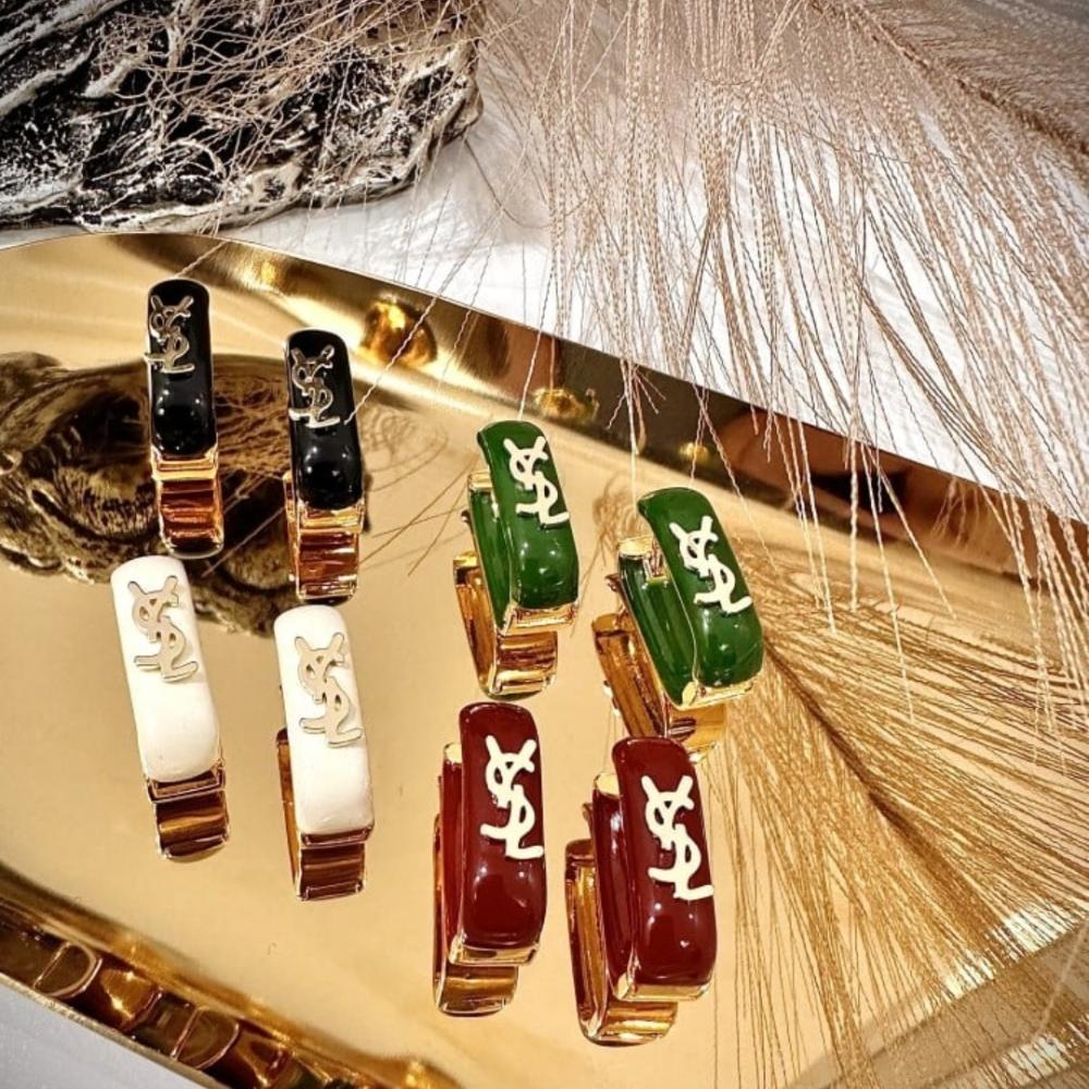 أخطاء شائعة في ارتداء الإكسسوارات وكيف تتجنبيها