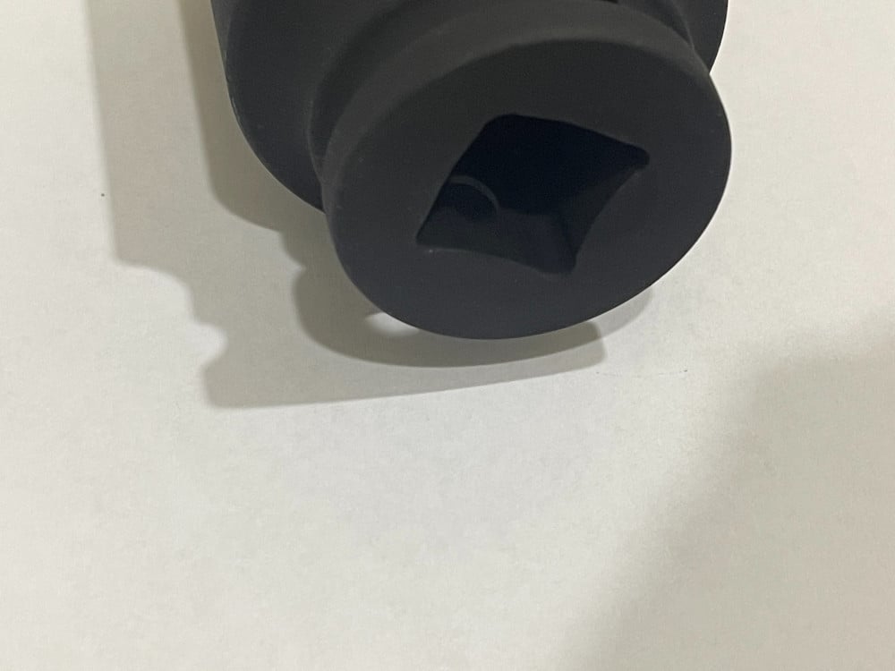 مفتاح صامولة اسود 41 ملم