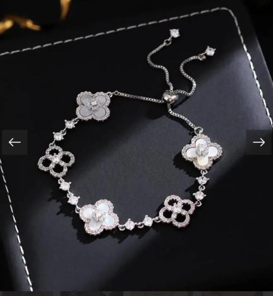 أسواره بريق الأناقة لمعصمك