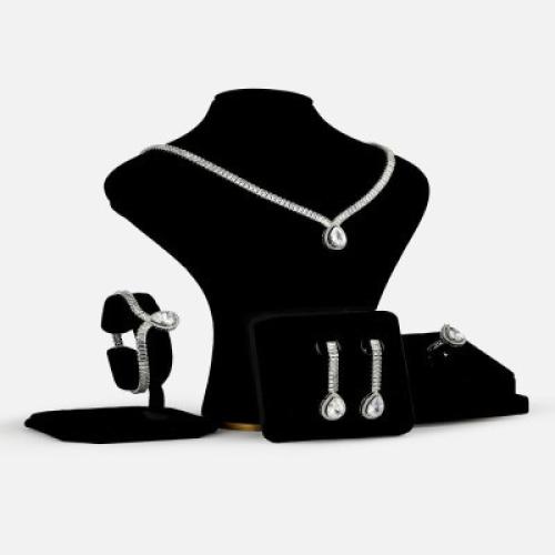 طقم نسائي كلاسيكي فضي