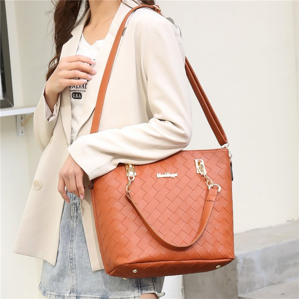 مجموعة شنط عصرية مكونة من 3 شنط و 3 محافظ