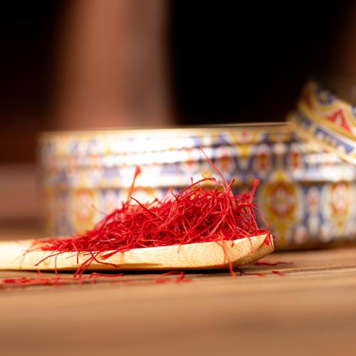 عرض ثمن 125جرام زعفران إيراني سوبر نقيل + ملقط هدي...